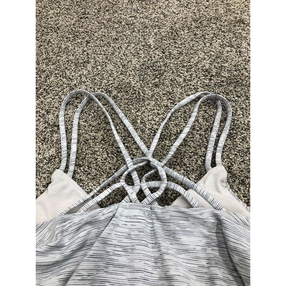Lululemon 4 Grey Tank Padded Strappy Heathered - Picture 3 of 6